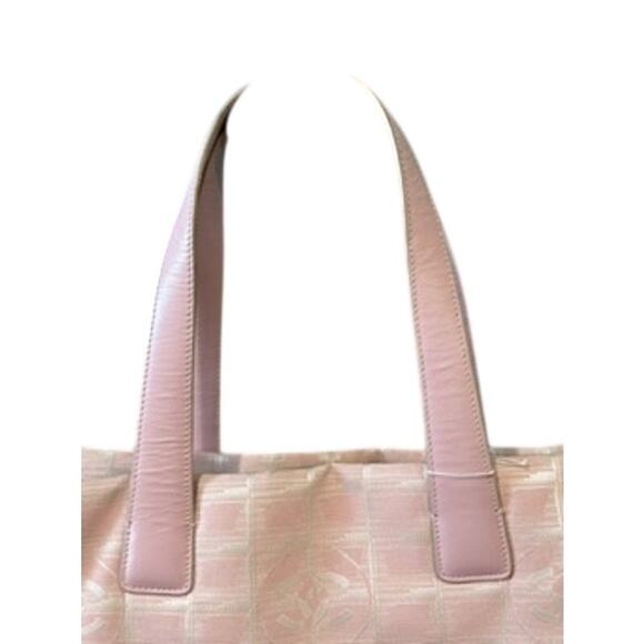 Chanel Travel Ligne Tote* Pink Tote*Rare Color*Very good condition*Hologram*COA - Picture 4 of 13